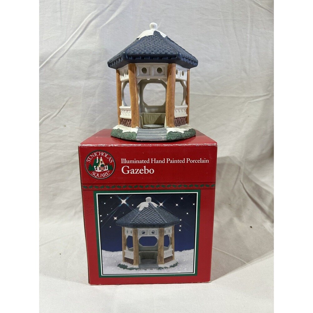 ST. NICHOLAS SQUARE TOWN SQUARE CHRISTMAS VILLAGE GAZEBO